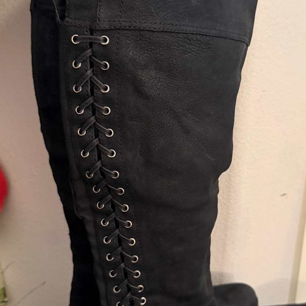 Vince Camuto Black leather Pebble Suede Lace Knee-High Boots Wide Calf Size 8M